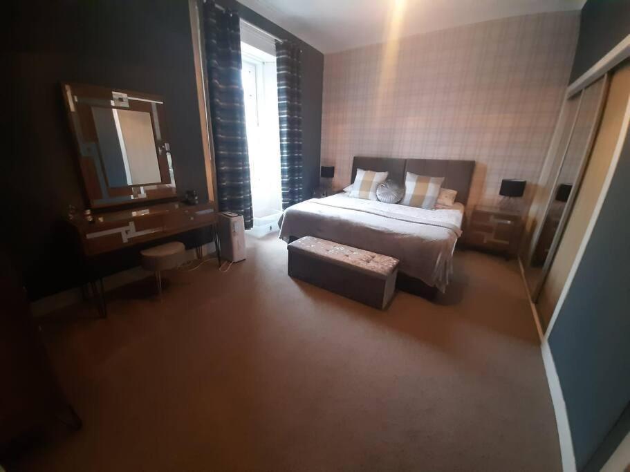 Stunning Riverside Town House With Views Ayrshire Girvan Esterno foto