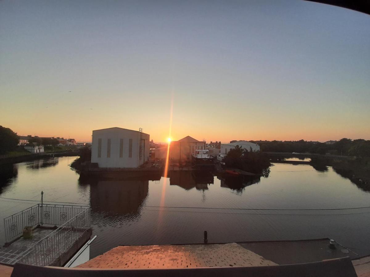 Stunning Riverside Town House With Views Ayrshire Girvan Esterno foto