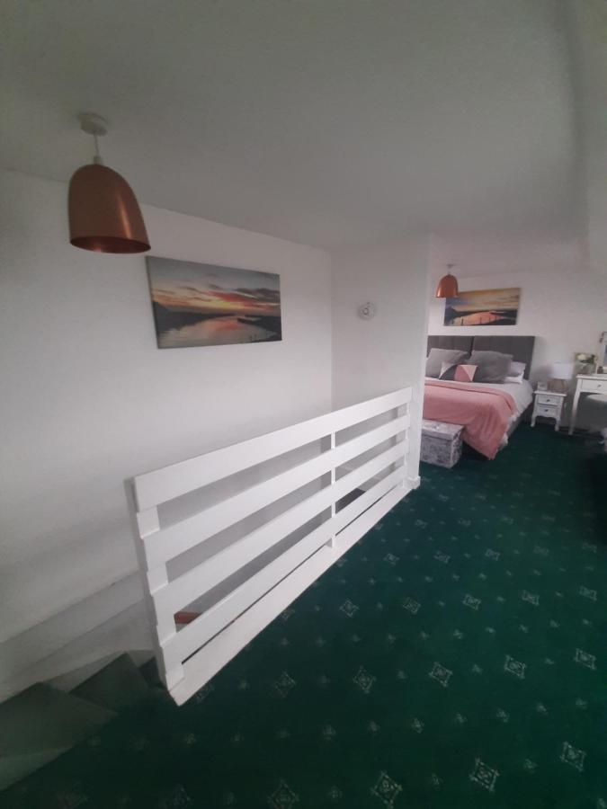 Stunning Riverside Town House With Views Ayrshire Girvan Esterno foto